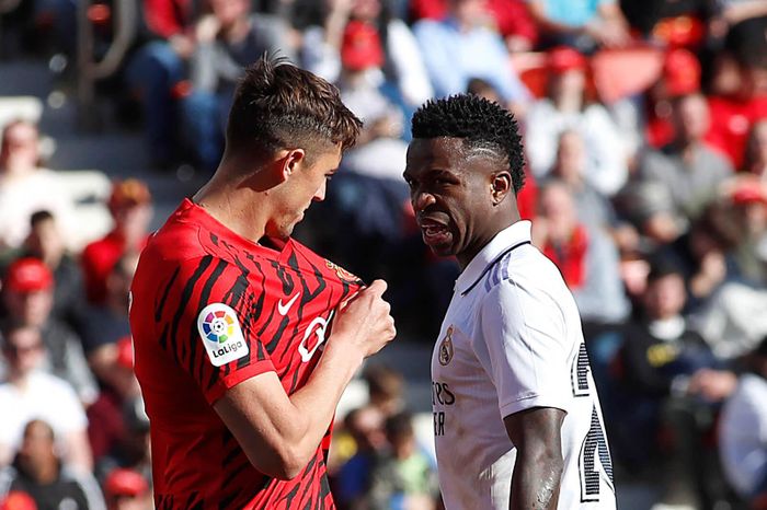 Ở La Liga, Vinicius thường xuyên bị tấn công bạo lực và phân biệt chủng tộc