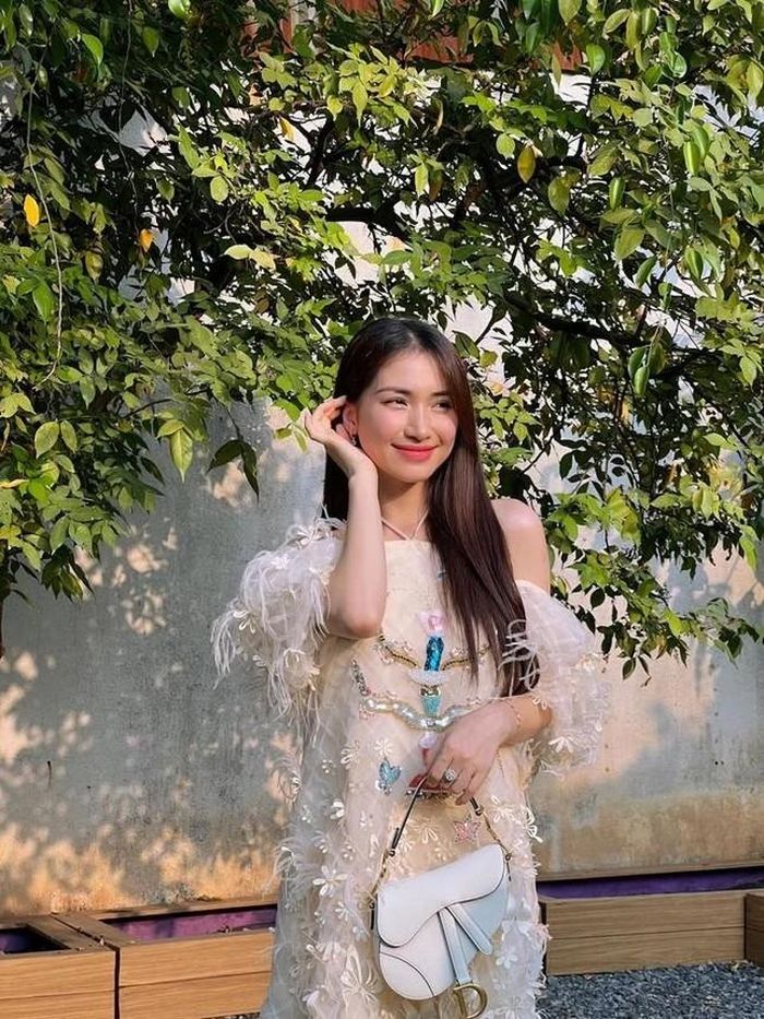 Nữ ca sĩ chỉ khoe ảnh mới sau tin đồn ồn ào thay vì lên tiếng như mọi lần.