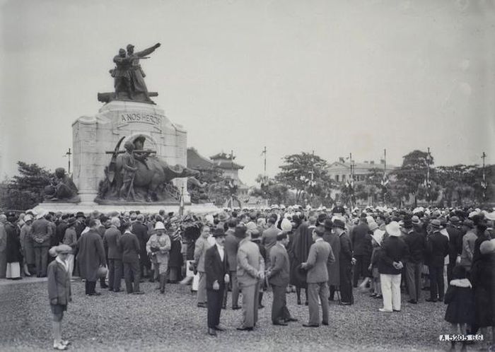 Tại Hà Nội, hôm khánh thành, năm 1928