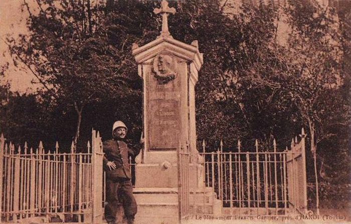 Mộ tưởng niệm Francis Garnier tại Hà Nội