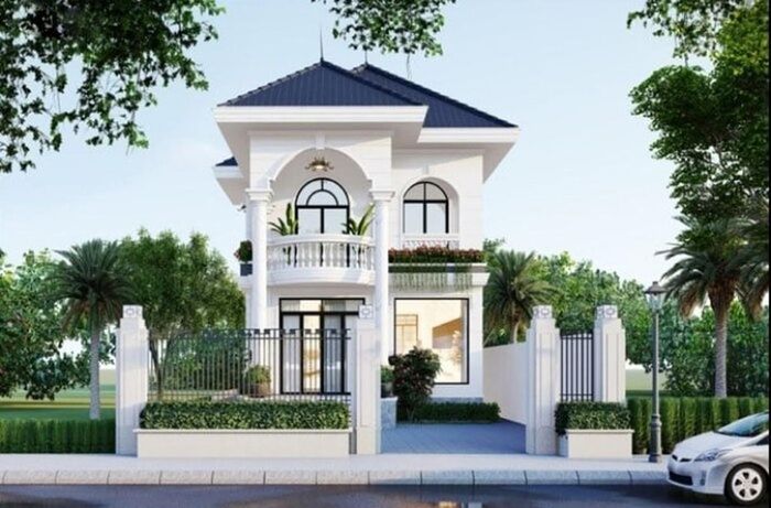Nhà 2 tầng mái thái tân cổ điển thích hợp cho một gia đình từ 4 đến 6 người. Ngôi nhà sở hữu đường nét tinh tế, sắc trắng thanh lịch. (Ảnh: Datthu)