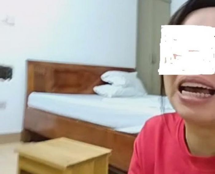 Nữ giảng viên đại học T. bị các đối tượng thao túng tâm lý, dẫn đến phải thuê nhà nghỉ để làm theo các yêu cầu của chúng.