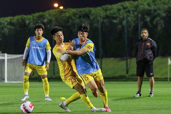  U23 Việt Nam bị nhận xét là hơi vội vàng và mất bình tĩnh trong đánh giá của HLV trưởng. Ảnh: VFF. 