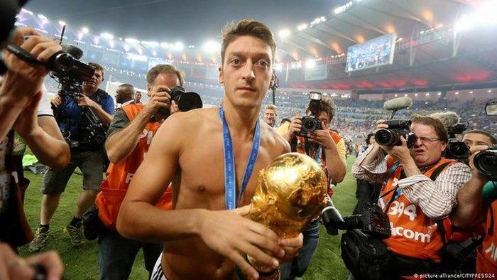 Oezil vô địch World Cup 2014