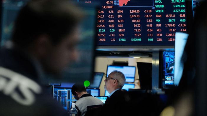 Cựu giám đốc điều hành của Lehman Brothers nói rằng FED phải cắt giảm lãi suất và đảm bảo tiền gửi được nắm giữ bởi các ngân hàng khu vực. Ảnh: CNN