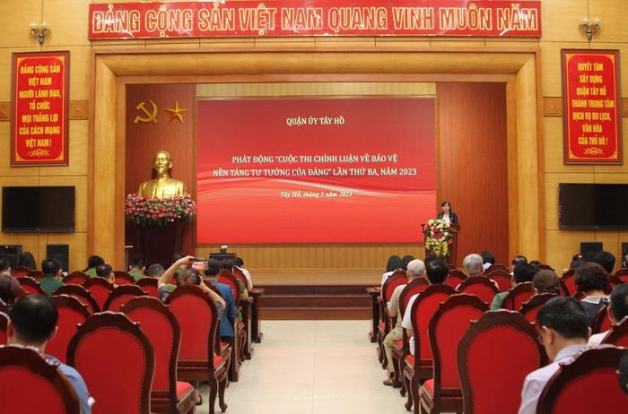 Quận ủy Tây Hồ đã phát động cuộc thi chính luận về bảo vệ nền tảng tư tưởng của Đảng lần thứ 3, năm 2023 trên địa bàn quận.