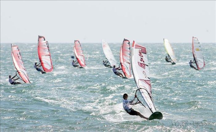 Giải lướt ván buồm quốc tế Việt Nam Fun Cup lần thứ X - năm 2009 tại CLB Jibe's Beach - Hàm Tiến, Tp Phan Thiết. Ảnh: Nguyễn Thanh/TTXVN