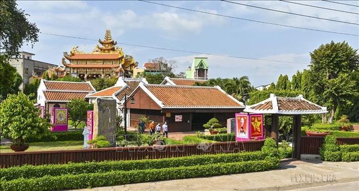 Khu di tích Dục Thanh (thành phố Phan Thiết) - nơi lưu giữ những kỷ vật về Bác Hồ. Trước khi bắt đầu hành trình 30 năm bôn ba tìm đường giải phóng dân tộc, thầy giáo Nguyễn Tất Thành đã dừng chân và dạy học tại ngôi trường Dục Thanh này. Ảnh: Hồng Hiếu/TTXVN