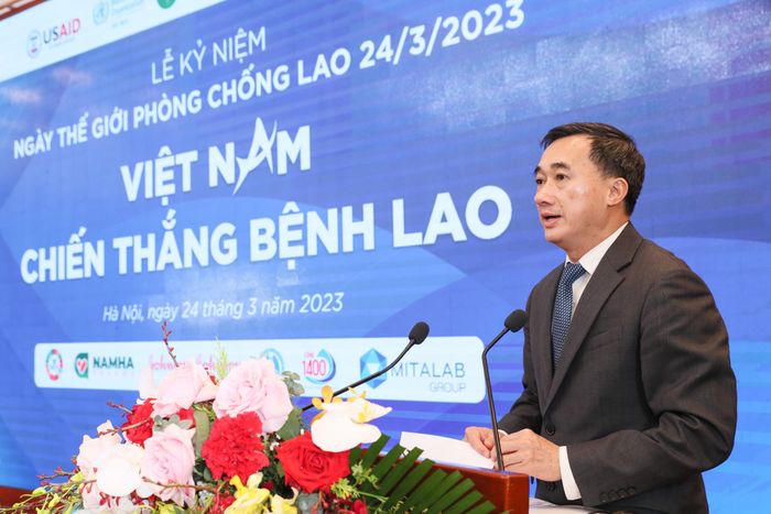 Thứ trưởng Bộ Y tế Trần Văn Thuấn phát biểu tại Lễ kỷ niệm.