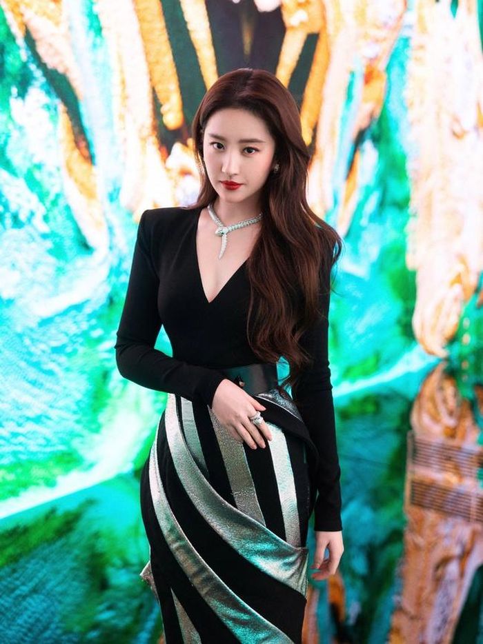 Đến nay, học vấn của nữ diễn viên vẫn là dấu hỏi lớn đối với công chúng