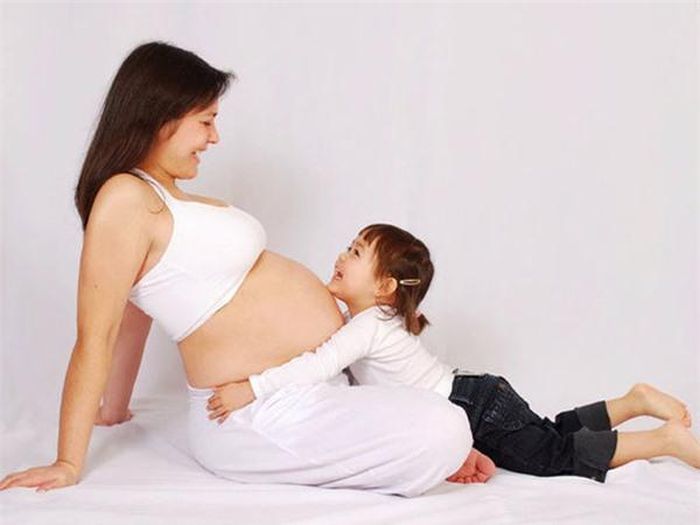 Mang bầu lần thứ 2 có thể khiến mẹ mệt mỏi hơn. Nguồn ảnh: Internet