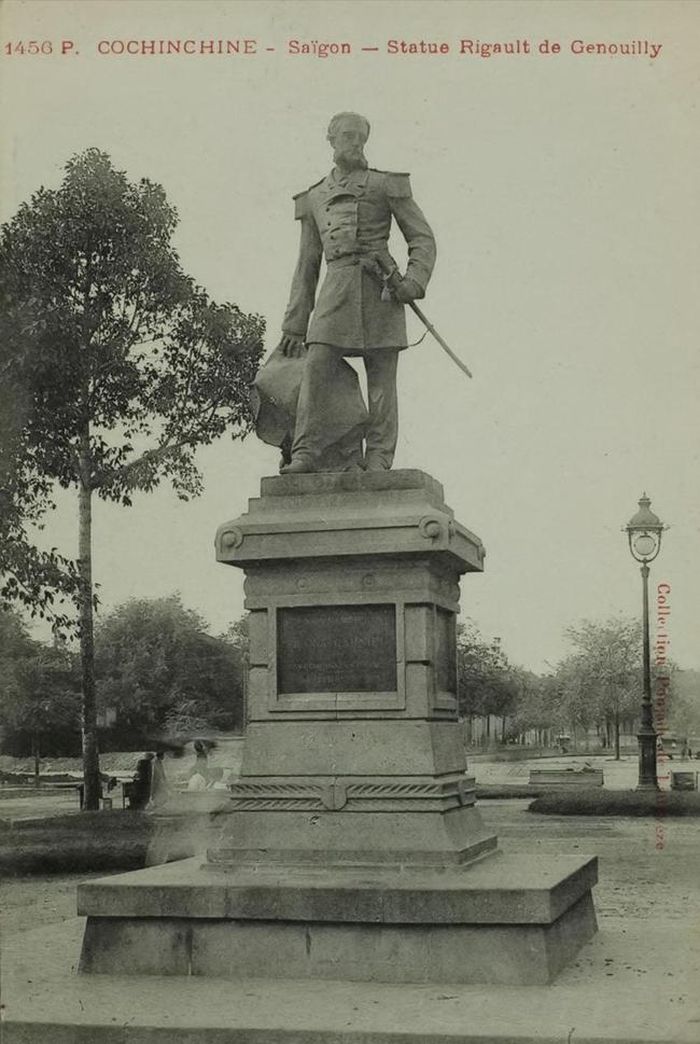Tượng Đô đốc Rigault de Genouilly
