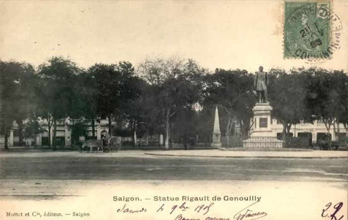 Quang cảnh chung quảng trường (nay là Mê Linh)