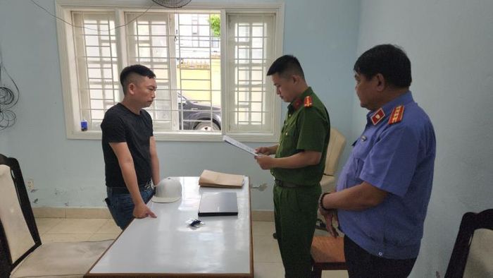 Cơ quan điều tra đọc lệnh bắt Nguyễn Văn Thu