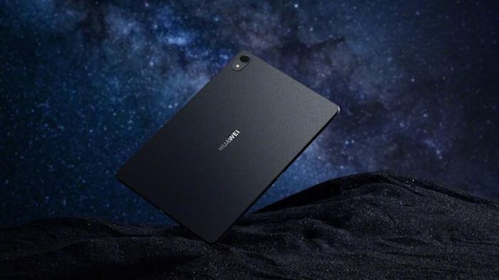  Huawei MatePad 11 2023 sở hữu chipset Qualcomm Snapdragon 870 đi kèm với đó là 6GB/8GB RAM và 128GB bộ nhớ trong. Khi bán ra máy tính bảng được cài đặt sẵn hệ điều hành HarmonyOS 3.1. 