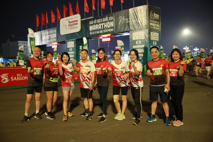 Công việc bận rộn không làm vơi bớt tình yêu thể dục, thể thao, nhiều cán bộ, nhân viên báo Tiền Phong thu xếp công việc tự luyện tập để chuẩn bị cho giải đấu. Trước khi chính thức ra mắt CLB Tiền Phong runners, báo Tiền Phong từng có những cán bộ, phóng viên chinh phục nhiều giải chạy. Ảnh: Trọng Tài.