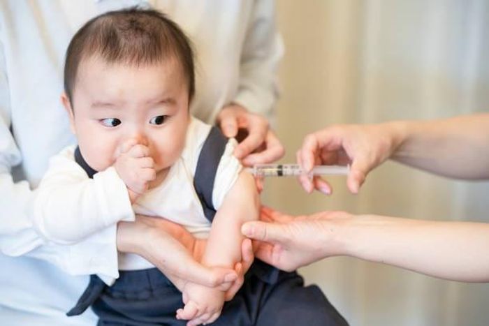 Tiêm phòng có thể giúp trẻ hạn chế nguy cơ mắc lao. Ảnh: iStock.