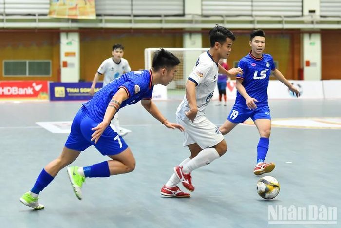 Dù mạo hiểm sử dụng chiến thuật Power Play nhưng các cầu thủ đến từ Đà Nẵng không thể tạo thêm bất ngờ và đành chấp nhận thất bại với tỷ số 1-3.