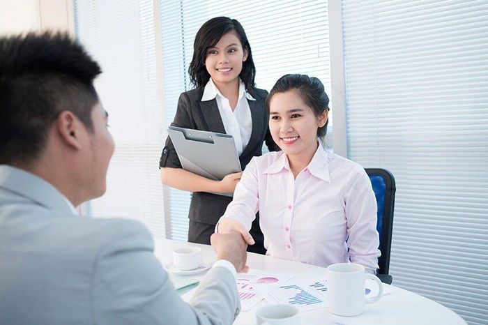 Trang phục cần phù hợp để gây ấn tượng với nhà tuyển dụng.
