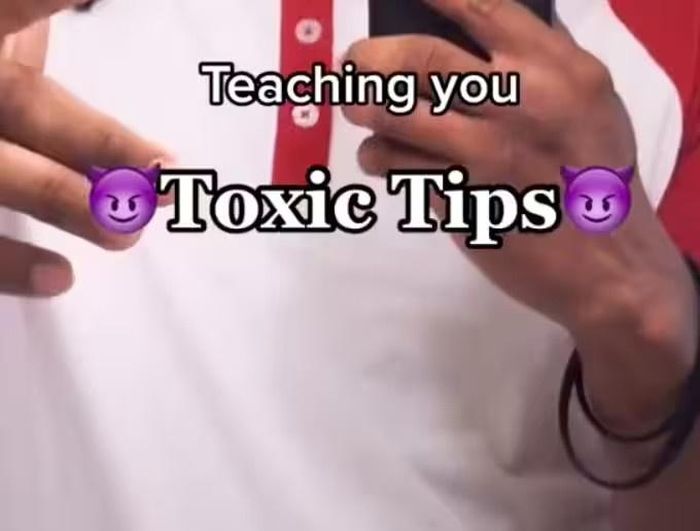  Các lời khuyên "thượng vàng hạ cám" trên TikTok, YouTube kéo theo mối lo người trẻ tuổi dễ bị lệch lạc suy nghĩ, đi theo những quan điểm sống trái đạo đức. Ảnh: Insider. 