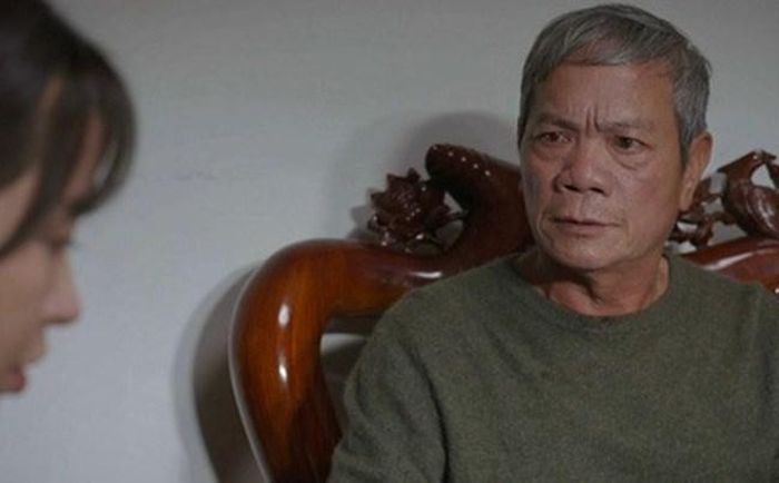 Bố chồng Son là người hà khắc, khó tính.