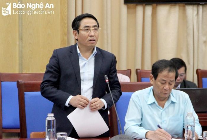Ông Cao Minh Tú - Phó Giám đốc Sở Công Thương nhấn mạnh vai trò của việc tổ chức các hội chợ, hội nghị kết nối cung cầu, quảng bá các sản phẩm OCOP. Ảnh: Quang An