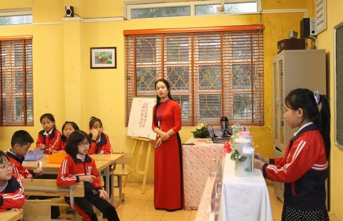 Tiết học STEM hấp dẫn của cô trò Trường Tiểu học A Thị trấn Văn Điển.