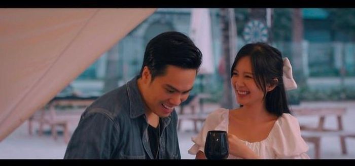 Phi và San cũng "có đôi có cặp" ở tập cuối.