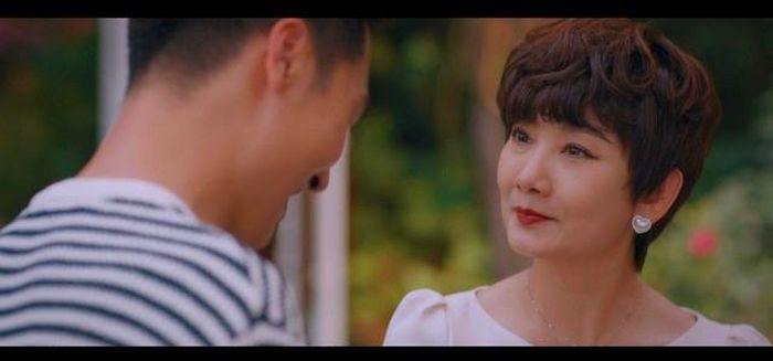 Cú "quay xe" vội của bà Thảo giúp cái kết viên mãn hơn.