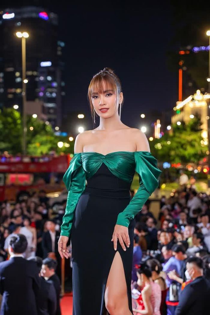 Ca sĩ Ái Phương