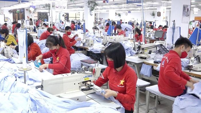 Không khí sản xuất tại May 10 những ngày đầu năm. Ảnh: Đức Dũng