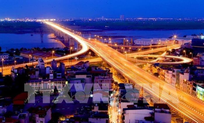 Cầu Vĩnh Tuy góp phần hoàn chỉnh quy hoạch đường vành đai 2 của Hà Nội, là tuyến giao thông huyết mạch của Thủ đô. Ảnh: Huy Hùng - TTXVN