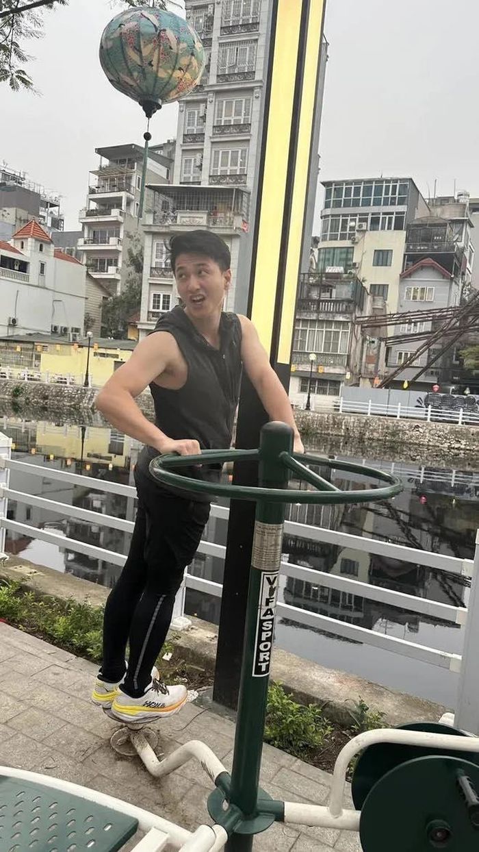Huỳnh Anh qua ống kính bạn gái, còn đâu vẻ hot boy ngày nào (Nguồn: FBNV)