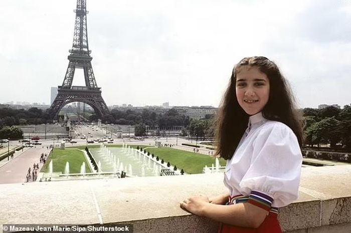 Céline Dion chụp tại Paris năm 14 tuổi