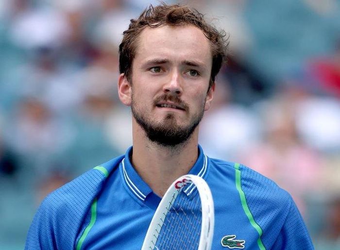Như vậy, những tay vợt hàng đầu đến từ Nga hay Belarus như Daniil Medvedev, Karen Khachanov, Aryna Sabalenka, Victoria Azarenka... đã có thể tham dự giải Grand Slam thứ ba trong năm sau một năm vắng bóng.