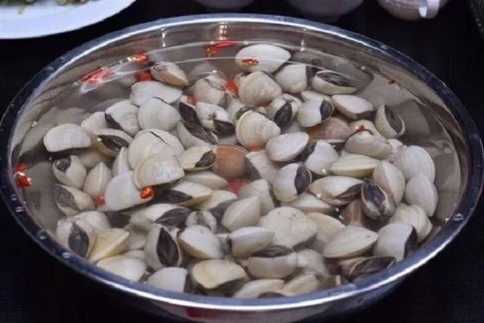 Mẹo làm sạch ngao hiệu quả.
