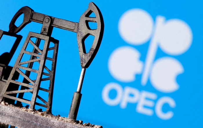 Quyết định cắt giảm sản lượng của nhiều thành viên OPEC+ đã hỗ trợ giá dầu tăng vọt. Ảnh minh họa: Reuters 