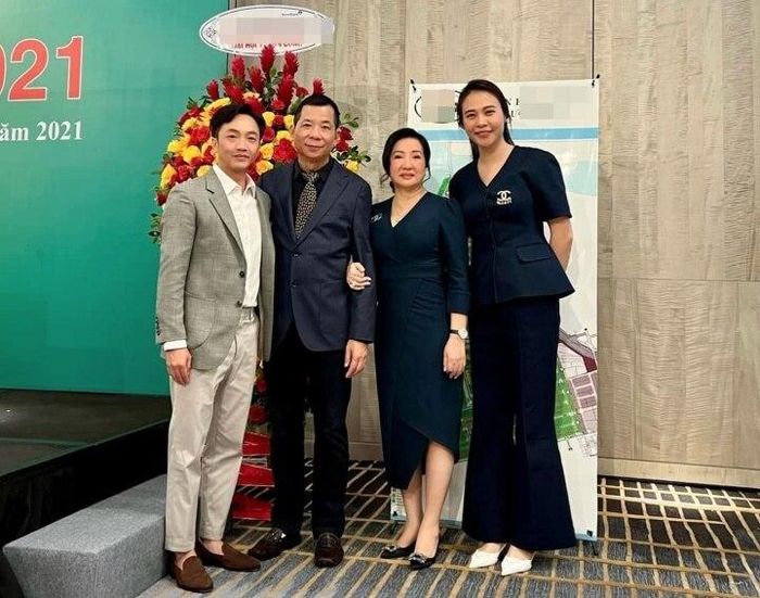  Thu Trang cũng rất được lòng nhà chồng. Đây chính là lý do khiến cô là mỹ nhân duy nhất được Cường Đô La cưới hỏi đàng hoàng và có cuộc hôn nhân êm ấm, hạnh phúc. 