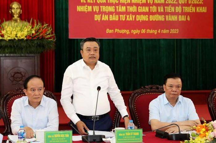 Chủ tịch UBND TP Hà Nội Trần Sỹ Thanh phát biểu tại buổi làm việc