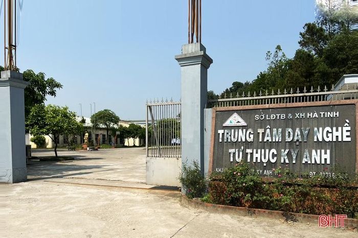 Trường Trung cấp Kỹ thuật tư thục Kỳ Anh được thành lập trên cơ sở nâng cấp Trung tâm Dạy nghề tư thục Kỳ Anh thuộc tỉnh dòng Don Bosco Việt Nam.