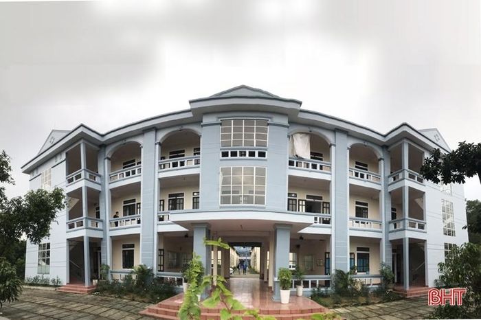 Tòa nhà trung tâm của Trung tâm Dạy nghề tư thục Kỳ Anh.