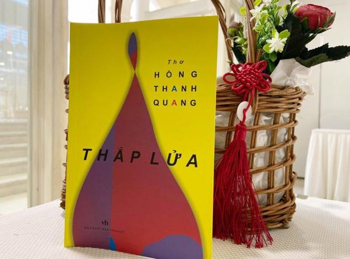 Tập thơ mới của nhà thơ Hồng Thanh Quang.