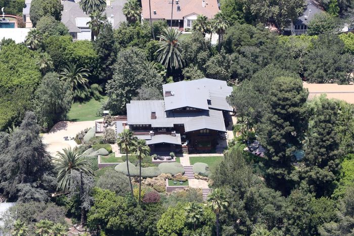  Brad Pitt đã mua lại nhiều bất động sản ở khu Los Feliz, L.A. Ảnh: SplashNews. 