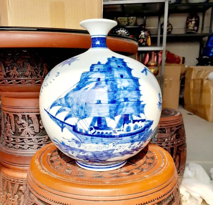 Sản phẩm bình gốm truyền thống Kim Lan. (Ảnh: M.H)