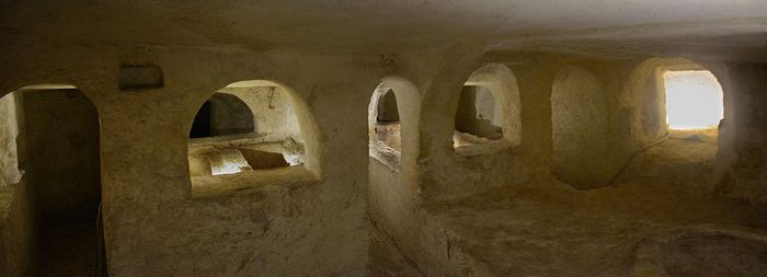 Tuy nhiên, bất kỳ giải thích nào về bí ẩn hầm mộ Thánh Paulus ở Malta cũng chỉ là giả thuyết. Với những tài liệu và chứng cứ hiện có, không ai có thể chắc chắn xác định được các yếu tố quan trọng nhất về hầm mộ này. Sự thật về hầm mộ này có thể chưa bao giờ được phát hiện ra hoặc chỉ được giải đáp vào một ngày nào đó trong tương lai.