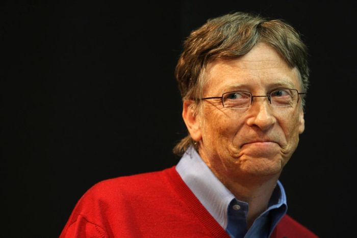  Đầu năm 2023, đầu bếp đạt sao Michelin Jordi Cruz chia sẻ Bill Gates từng bao cả nhà hàng của ông suốt 2 ngày liền nhưng chỉ gọi Coca Cola không đường. Bill Gates còn thích ăn ngũ cốc chocolate Cocoa Puffs vào mỗi bữa sáng. Tại một bài viết AMA trên Reddit năm 2016, vị tỷ phú chia sẻ ông rất thích hamburger phô mai. Ảnh: AP. 