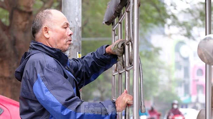 Thời tiết Hà Nội hôm nay nhiều mây, sương mù kéo dài cả ngày. Gió đông bắc đến đông cấp 2-3. Nhiệt độ thấp nhất 19 đến 21 độ. Nhiệt độ cao nhất 21 đến 23 độ.