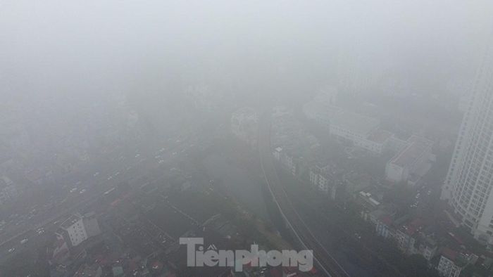 Một góc hà Nội từ góc nhìn từ trên cao thời điểm đầu giờ chiều hôm nay(10/4).