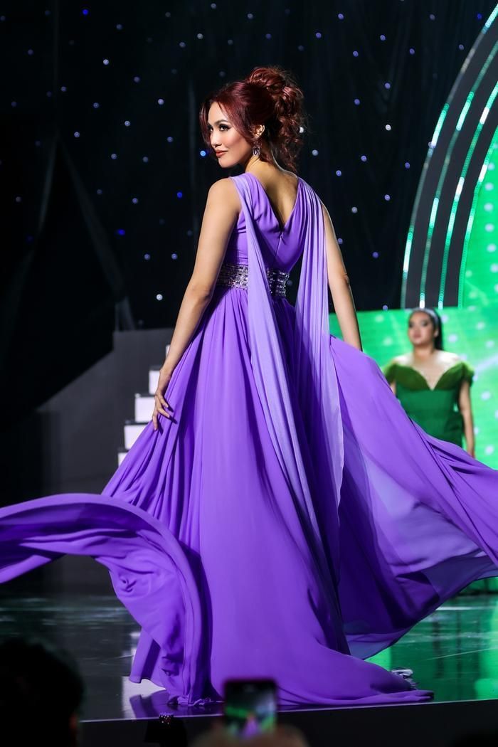 Nhan sắc ở tuổi 31 của Miss World Vietnam 2015 đã khiến khán giả không khỏi trầm trồ.