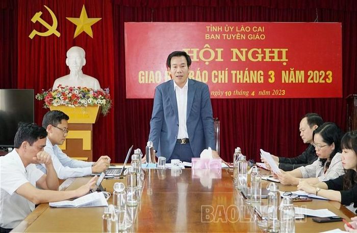  Đồng chí Dương Đức Huy, Ủy viên Ban Thường vụ, Trưởng Ban Tuyên giáo Tỉnh ủy định hướng một số nội dung tuyên truyền trong thời gian tới. 
